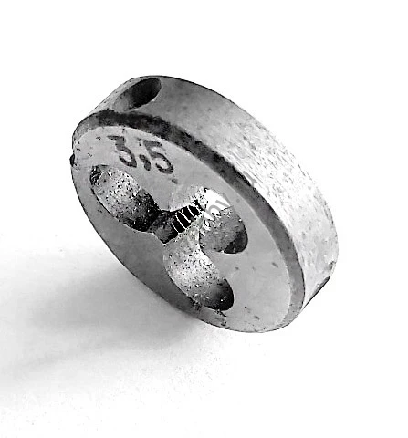 Плашка М3,5х0,6; 9ХС, основной шаг, 20/5 мм, ГОСТ 7740-71, СССР