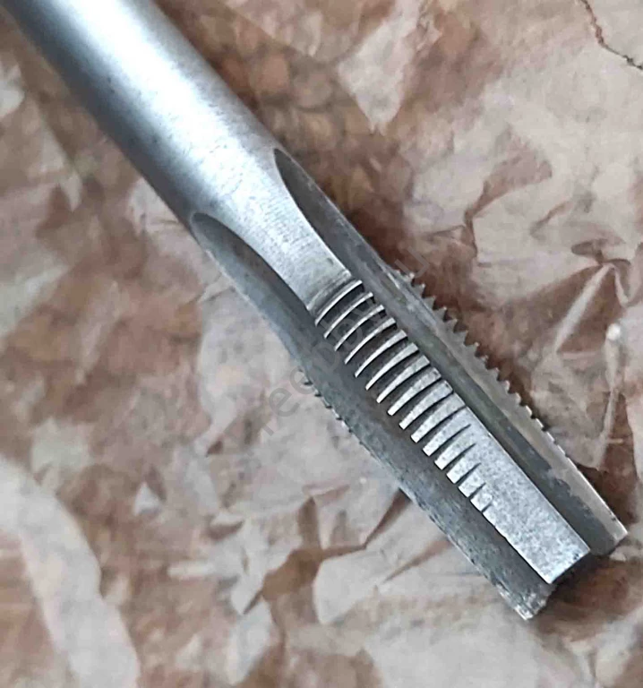 Метчик гаечный М12х1,25, изог хв, Р6М5, 300/25 мм, мелкий шаг, СССР.