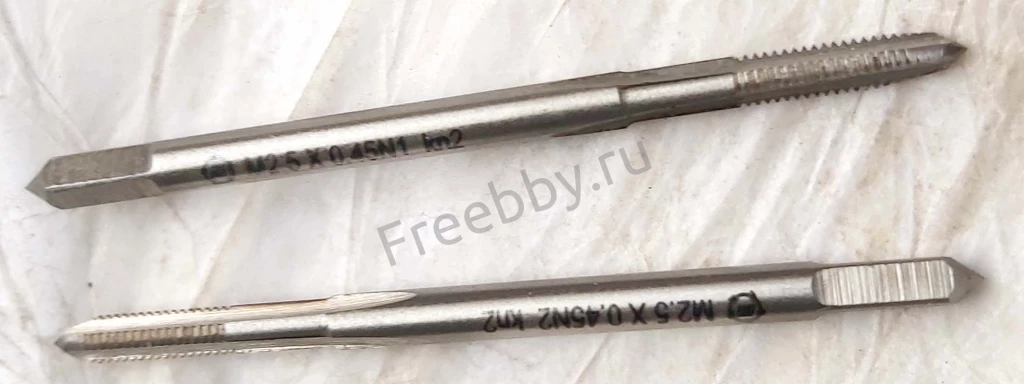Метчик М2,5х0,45; к-т, м/р, Р6М5, 44/9 мм, основной шаг, ГОСТ 3266-81.