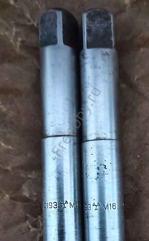 Метчик гаечный М16х2; Р6М5, 200/40 мм, прям хвост, основн шаг, СССР.