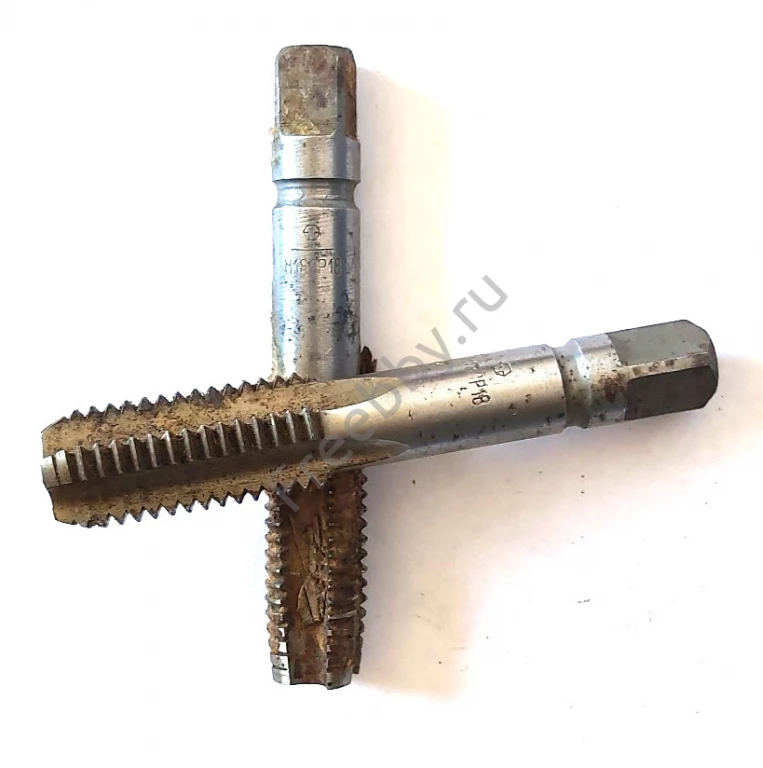 Метчик М18х2,5; м/р, Р18, к-т, 102/37 мм, исп. 2, основной шаг, СССР.