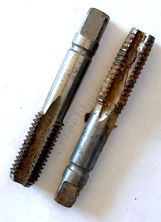Метчик М18х2,5; м/р, Р18, к-т, 102/37 мм, исп. 2, основной шаг, СССР.