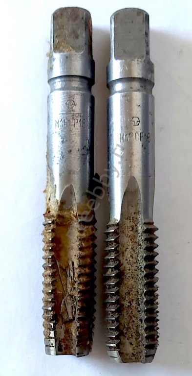 Метчик М18х2,5; м/р, Р18, к-т, 102/37 мм, исп. 2, основной шаг, СССР.